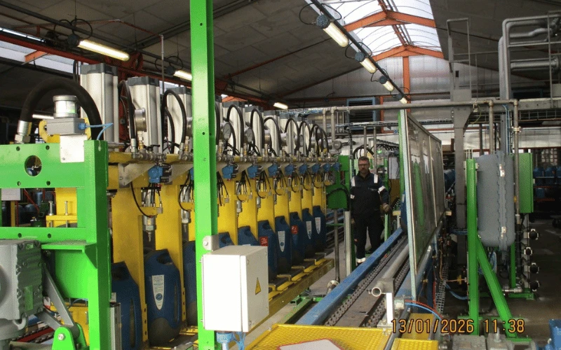 Photo de la nouvelle chaîne de requalification des bouteilles viséo